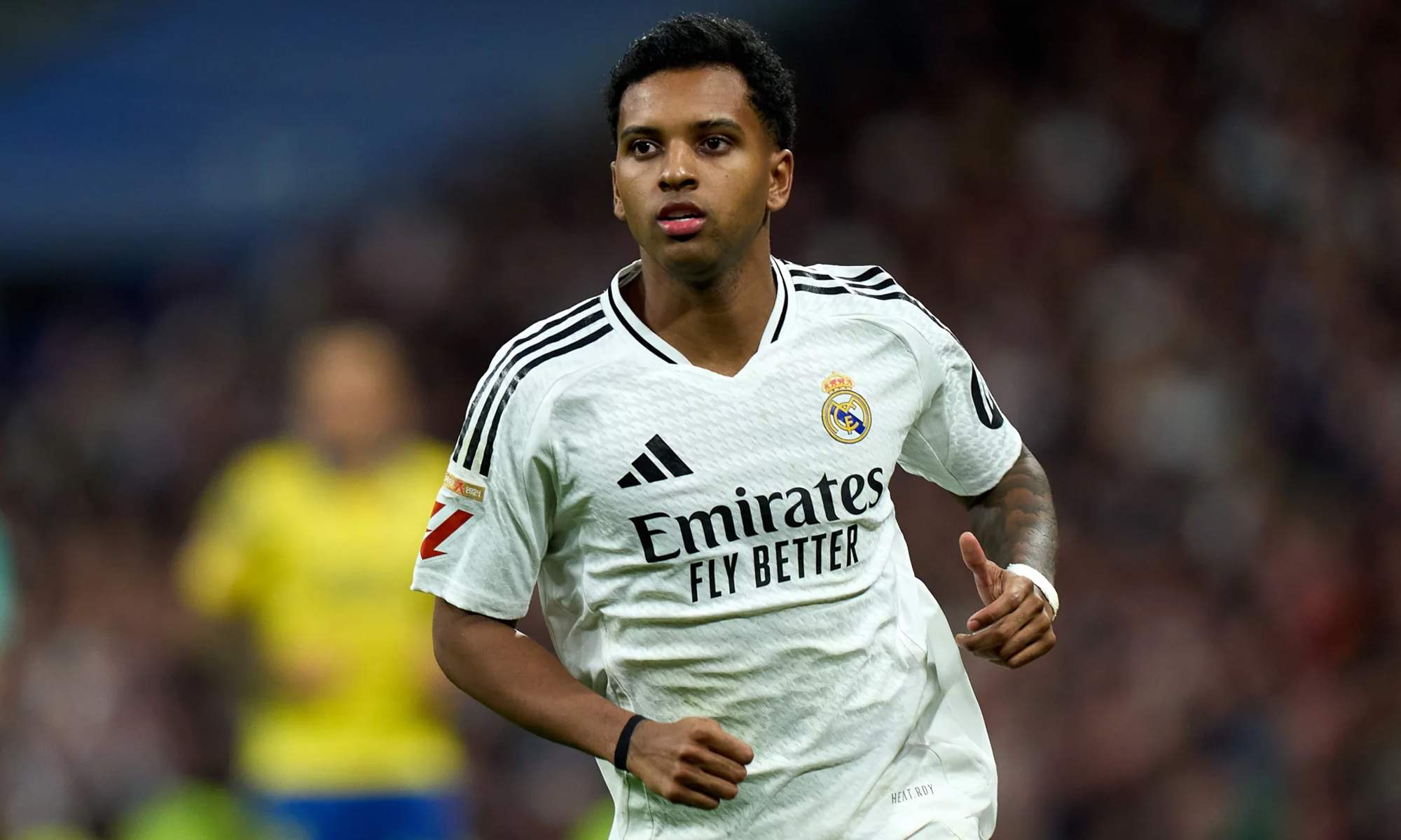 Rodrygo Goes jugando un partido con el Real Madrid.