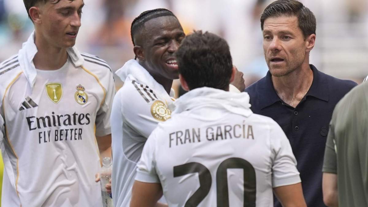 xabi charla jugadores realmadrid xabi charla jugadores realmadrid