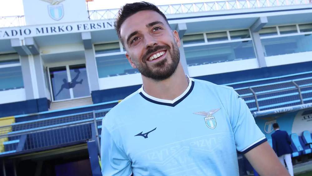 Mario Gila con la Lazio