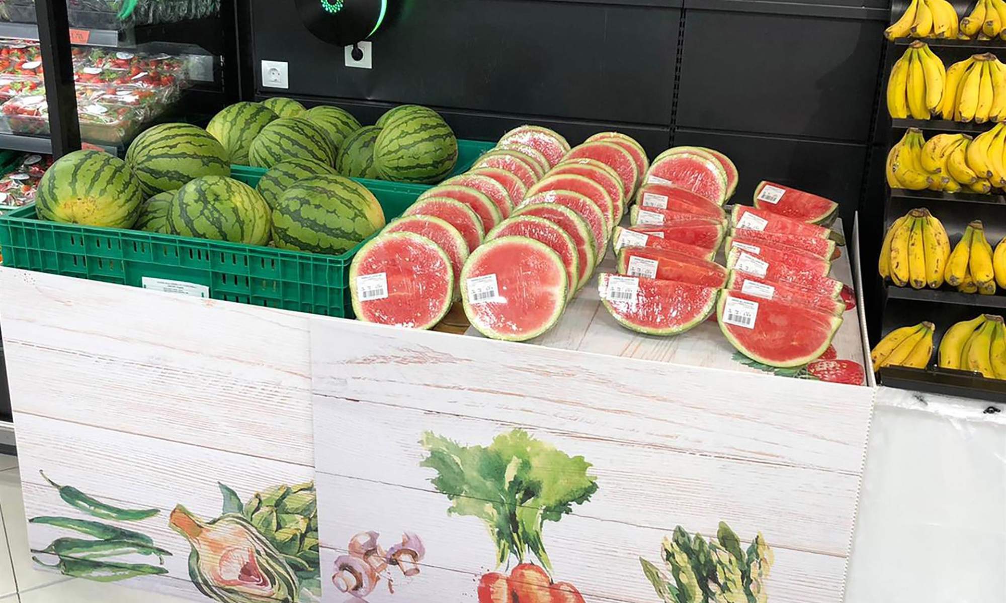 Mercadona ha hecho acopio de más de 90.000 toneladas de sandías desde abril.