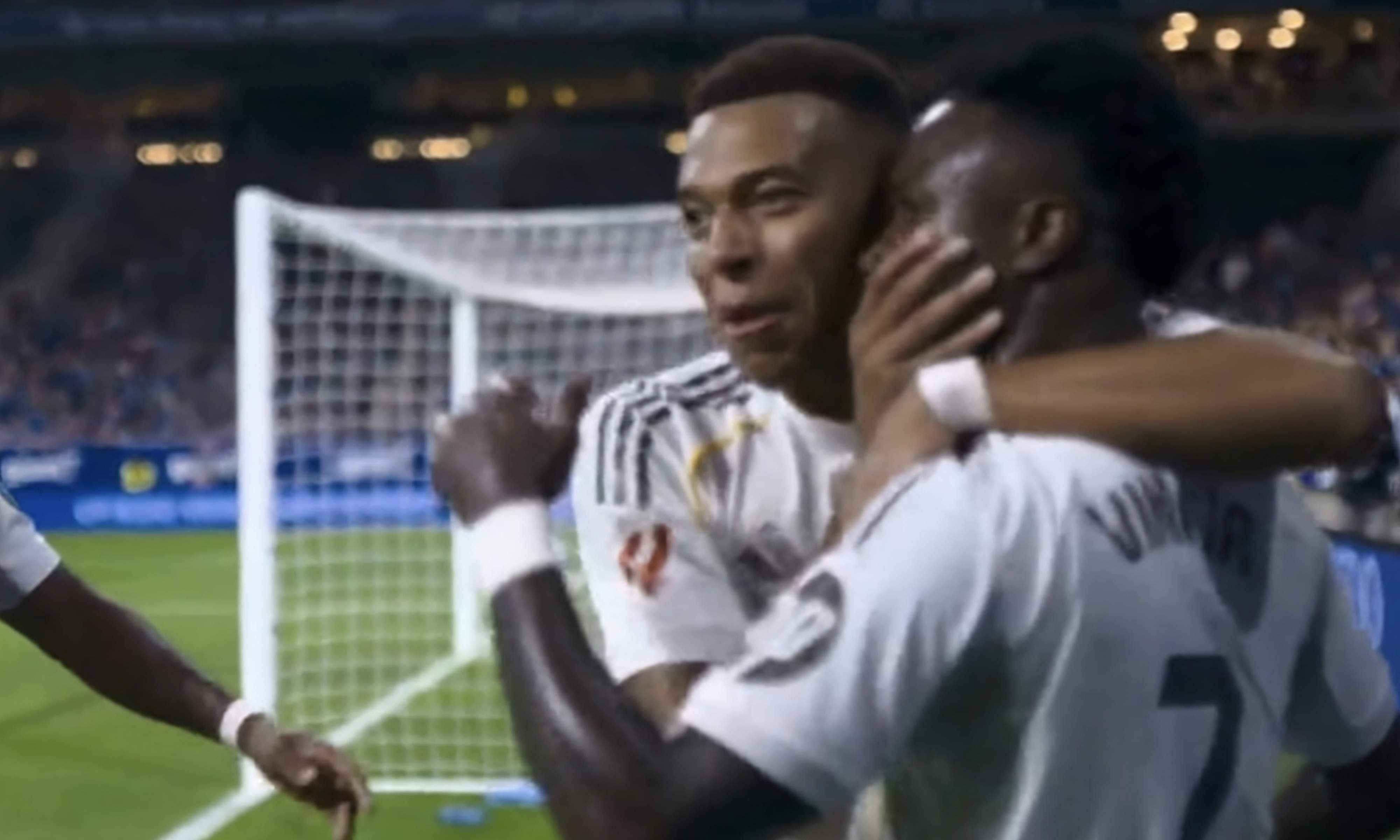 Kylian Mbappé evitó serios problemas para Vinícius contra el Real Oviedo