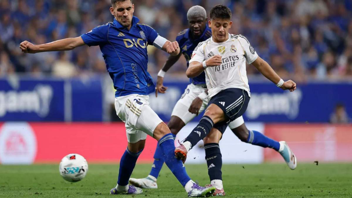 Arda Güler disparando a puerta Arda Güler disparando a puerta