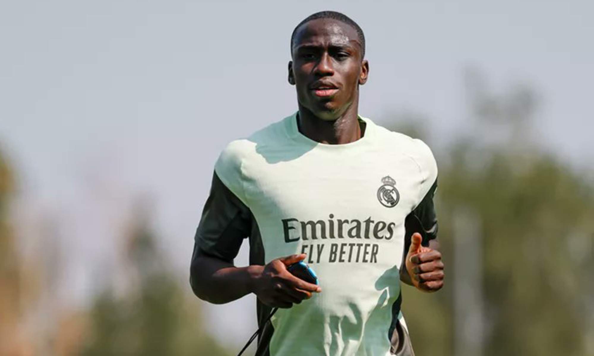 Ferland Mendy, durante un entrenamiento sobre el césped de Valdebebas hace unos días.