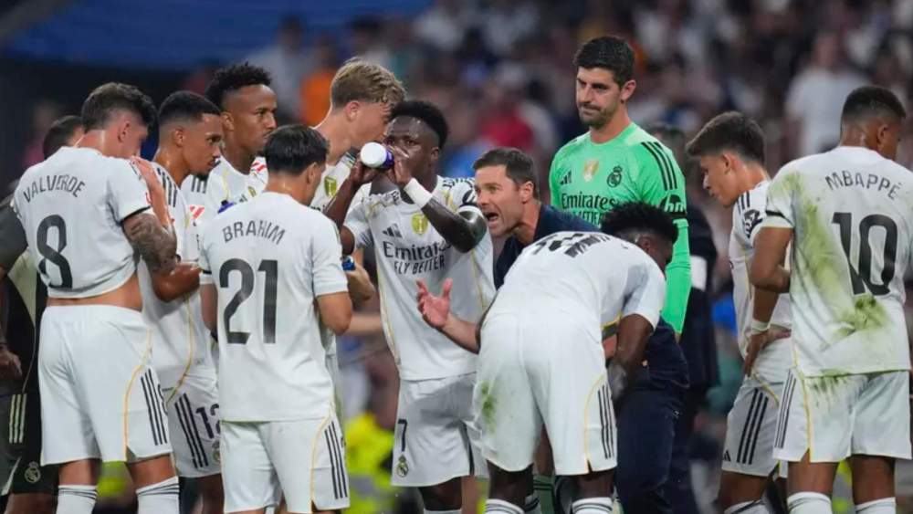 El Real Madrid ha rechazado una oferta por un futbolista que, pese a no jugar, es del gusto de Xabi Alonso. El Real Madrid ha rechazado una oferta por un futbolista que, pese a no jugar, es del gusto de Xabi Alonso.