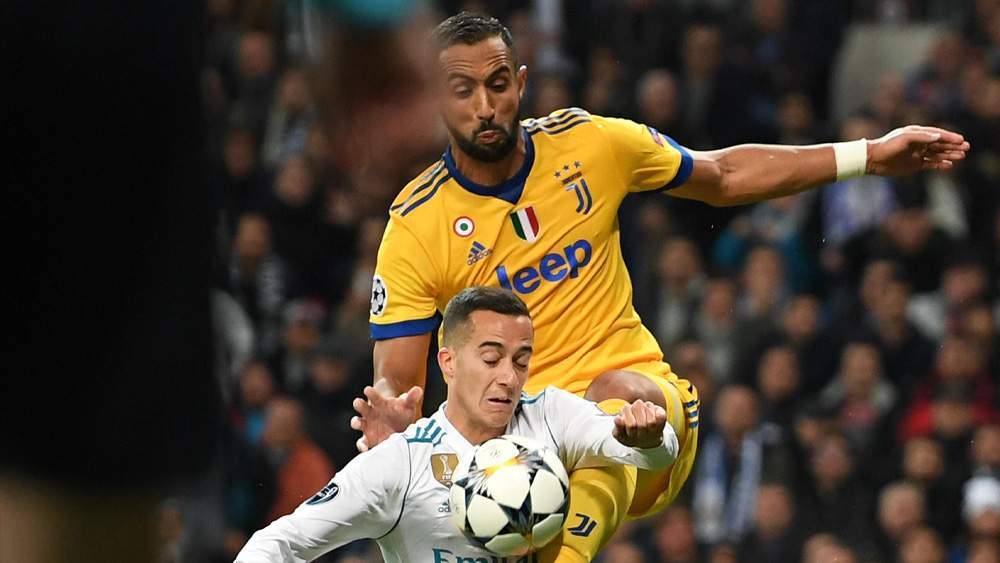 Penalti claro de Benatia sobre Lucas