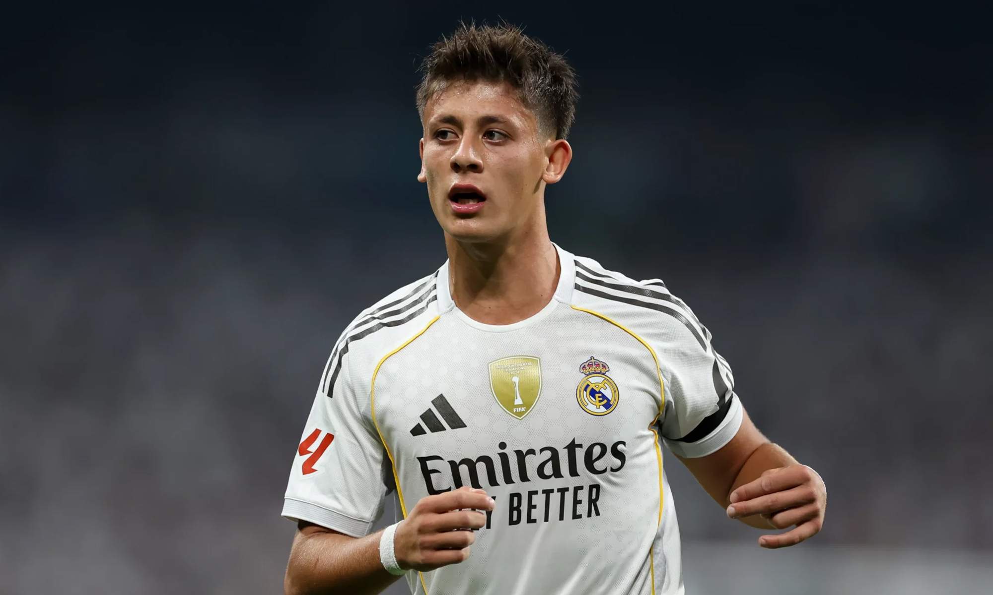 Arda Güler jugando un partido con el Real Madrid. 