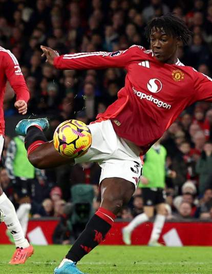 kobbie mainoo disparo manchester united