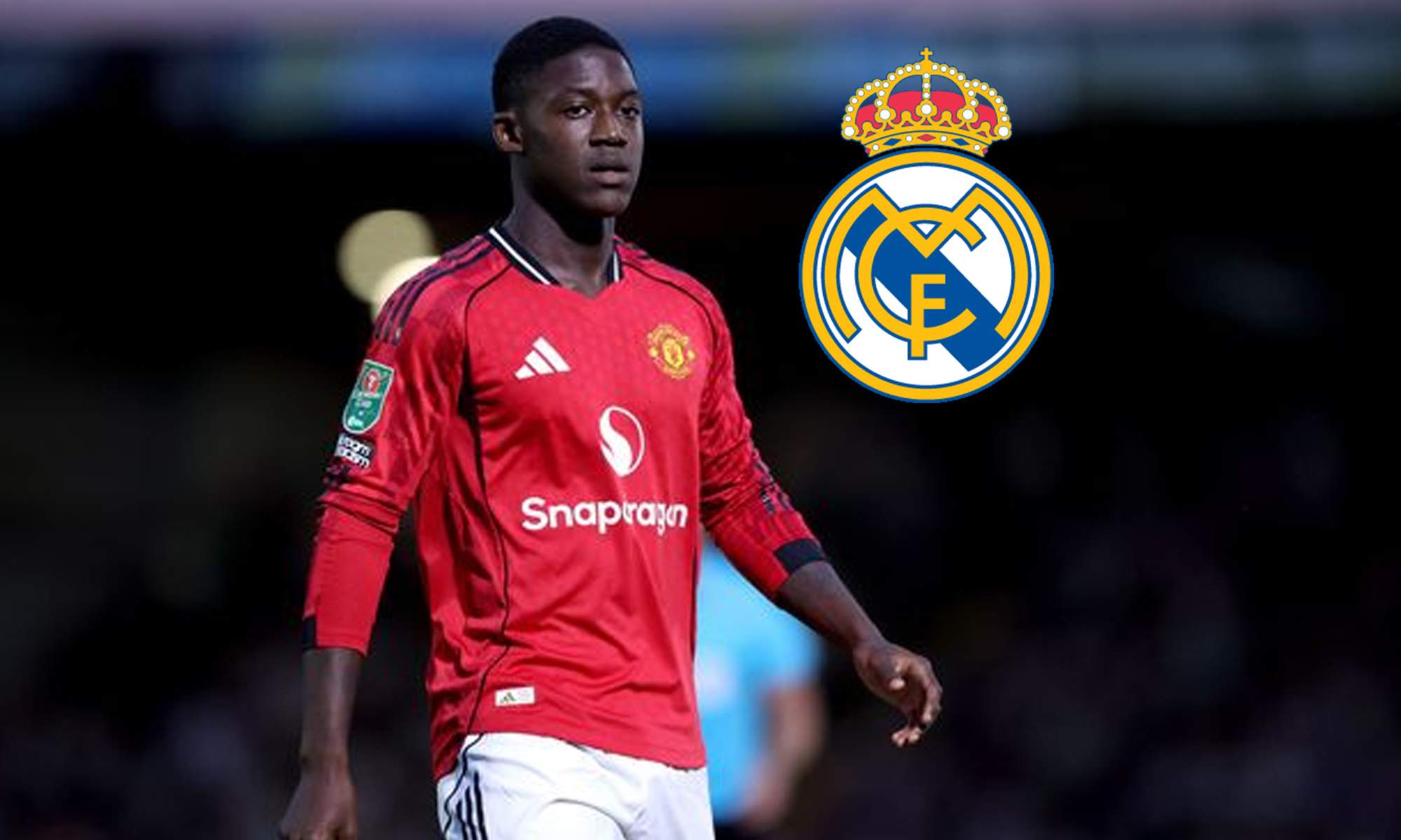 Kobbie Mainoo jugando un partido con el Manchester United, y el escudo del Real Madrid.