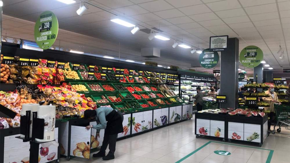 interior tienda mercadona 2025