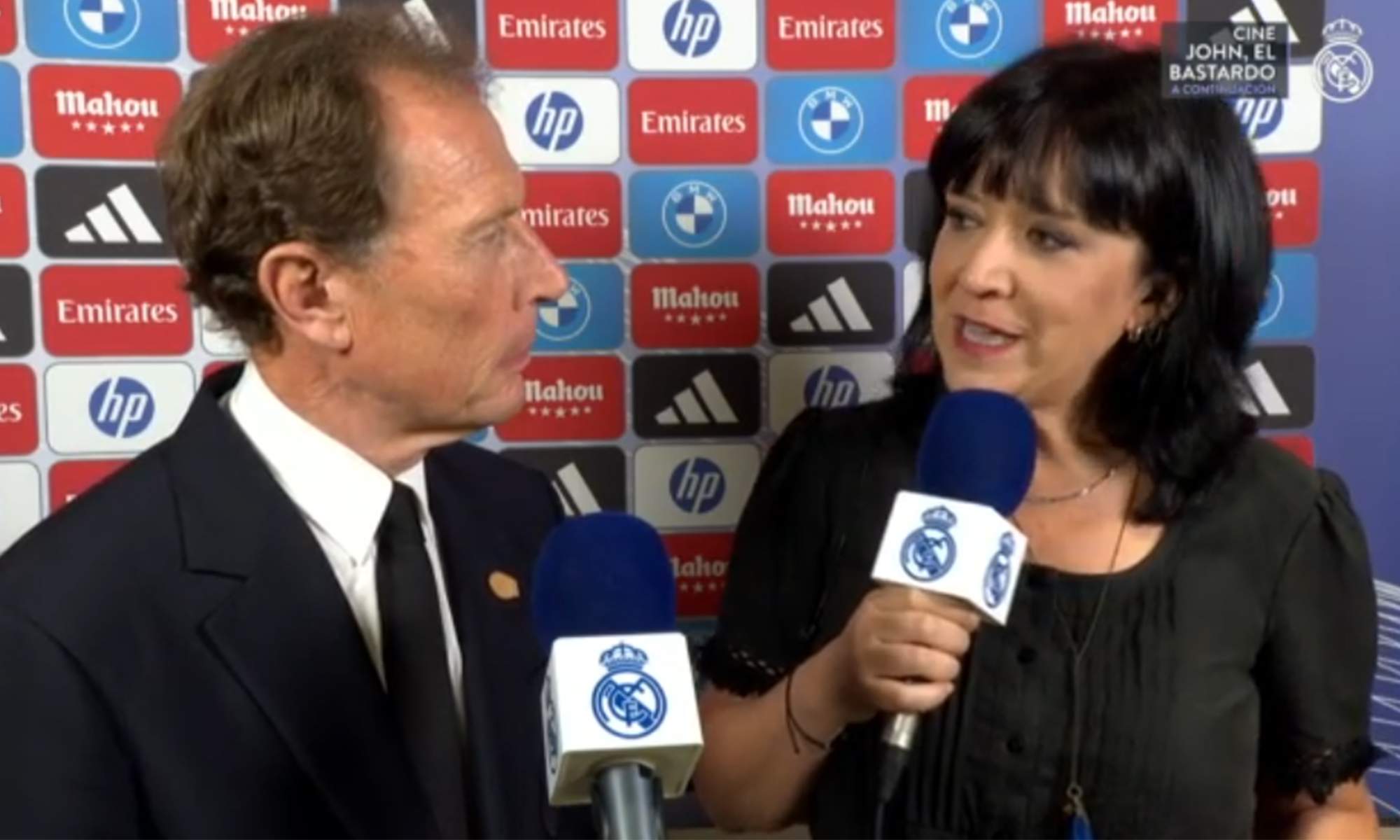 Emilio Butragueño en los micrófonos de Real Madrid TV.