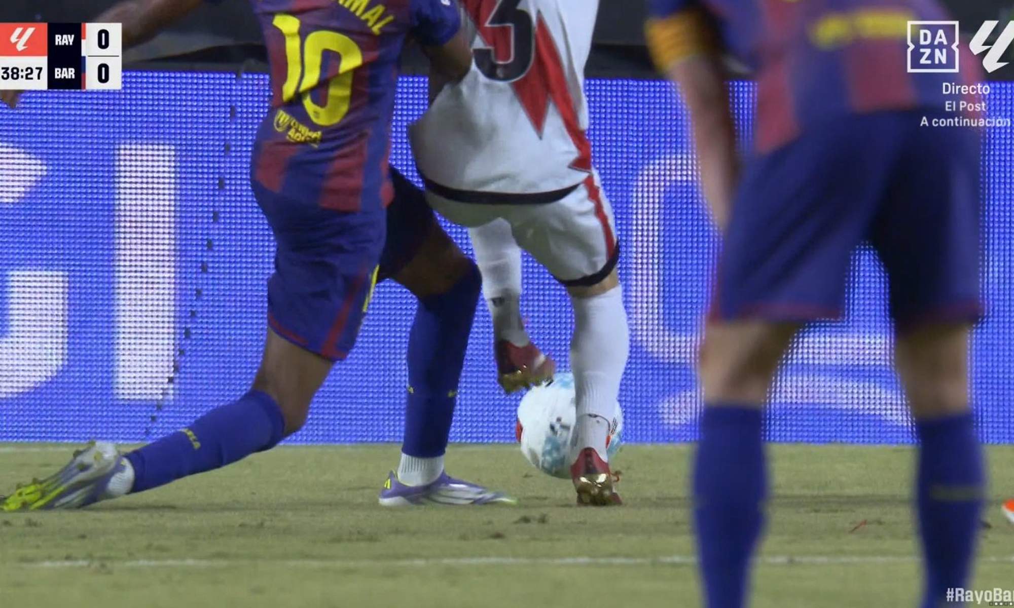 El VAR se inventa un penalti a Lamine Yamal para beneficiar al Barça en Vallecas