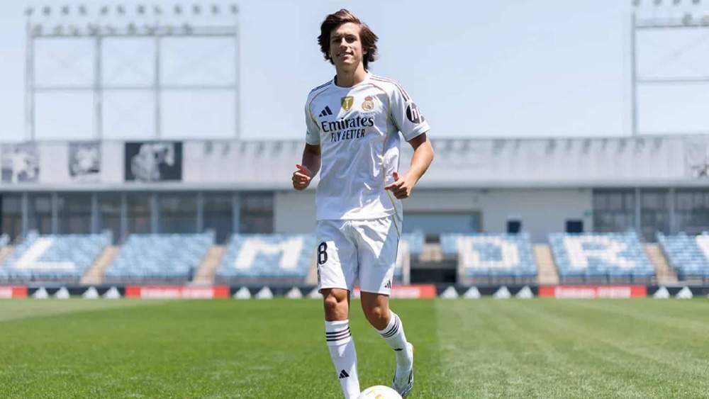 Álvaro Carreras el día de su presentación Álvaro Carreras el día de su presentación