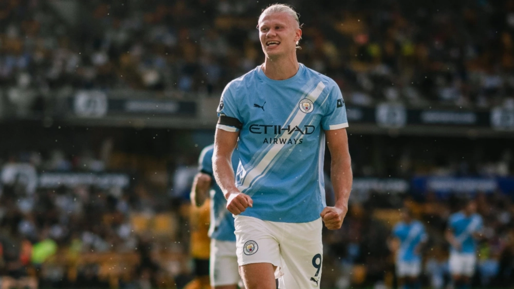 Erling Haaland jugando un partido con el Manchester City.