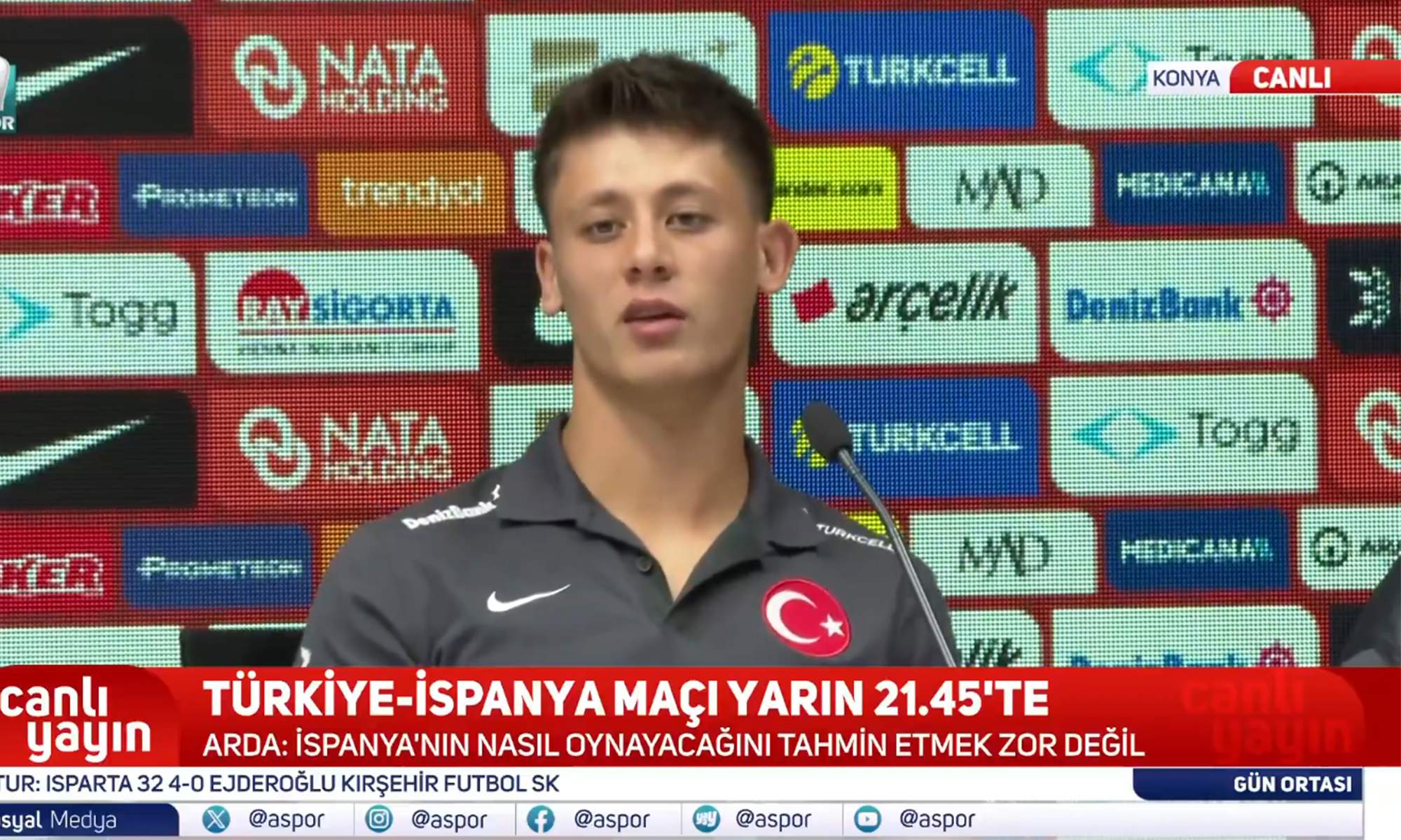 Arda Güler en la rueda de prensa con Turquía.