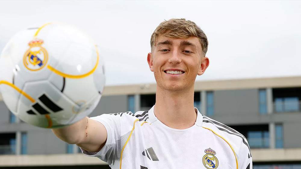 Huijsen con el Real Madrid Huijsen con el Real Madrid