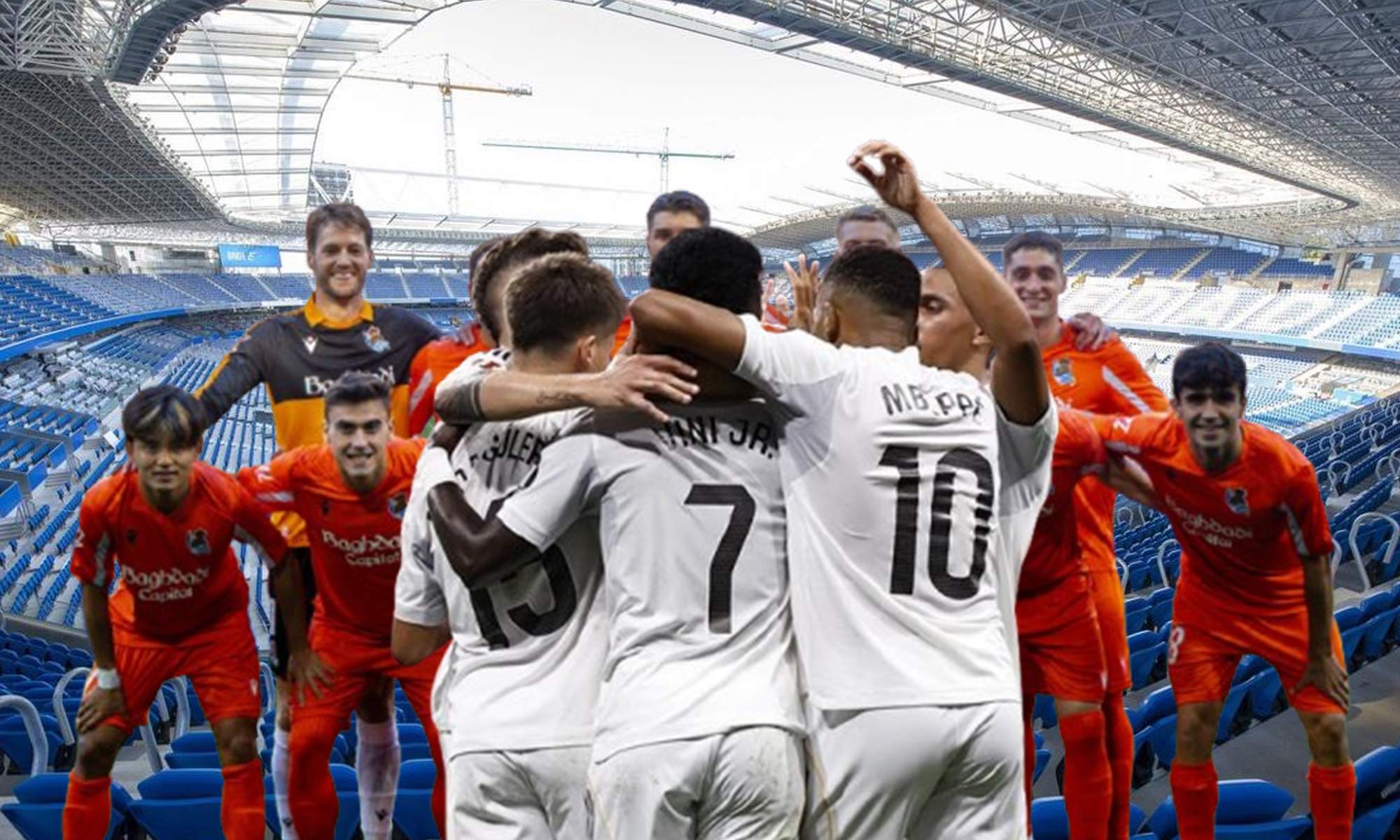 Jugadores del Real Madrid y de la Real Sociedad en el estadio de Anoeta.