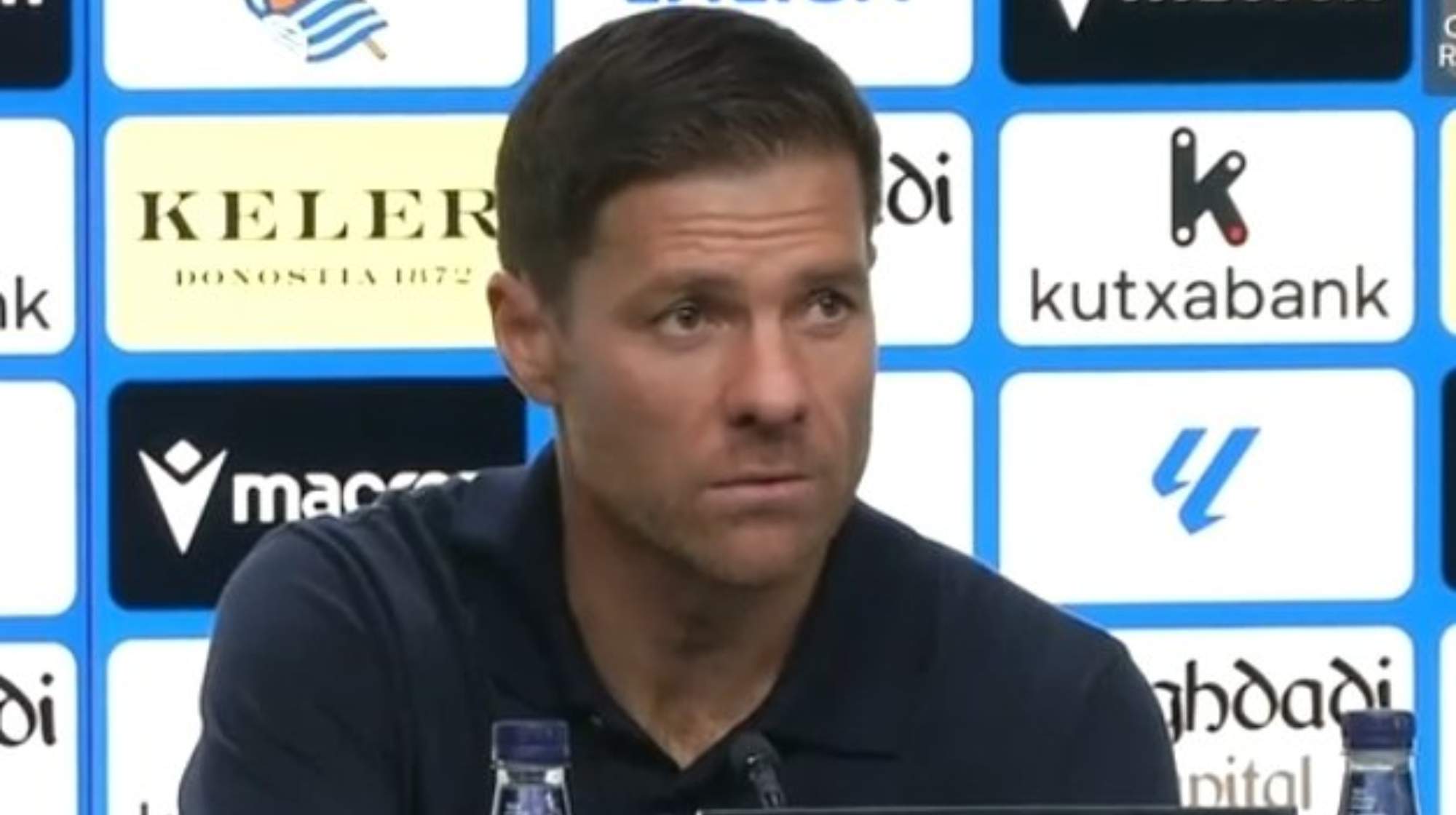 Xabi Alonso, tajante sobre la roja a Huijsen. 
