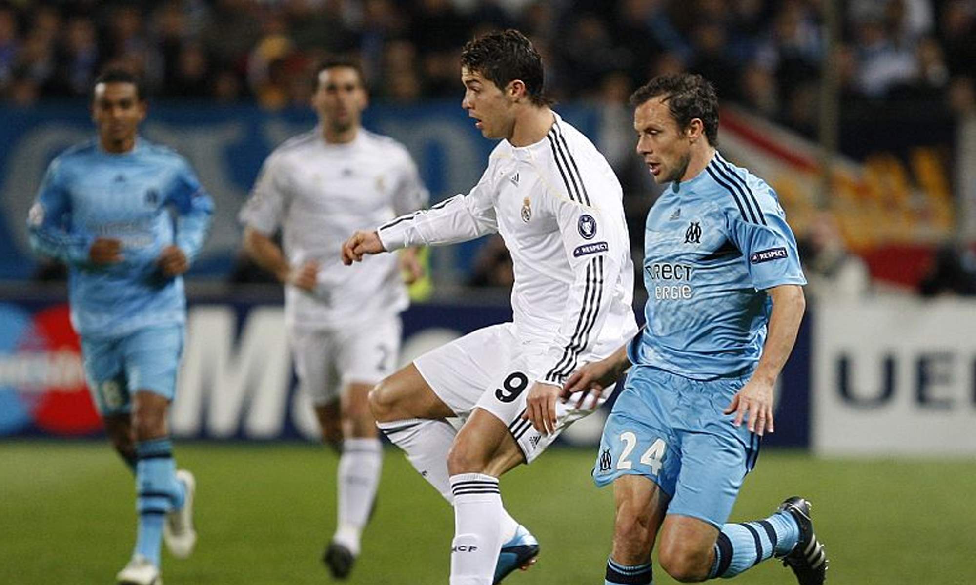 Cristiano Ronaldo jugando con el Real Madrid contra el Olympique de Marsella.