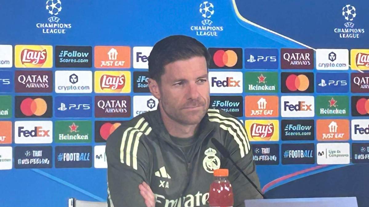 Xabi Alonso defiende al Real Madrid en su queja ante la FIFA por los árbitros Xabi Alonso defiende al Real Madrid en su queja ante la FIFA por los árbitros