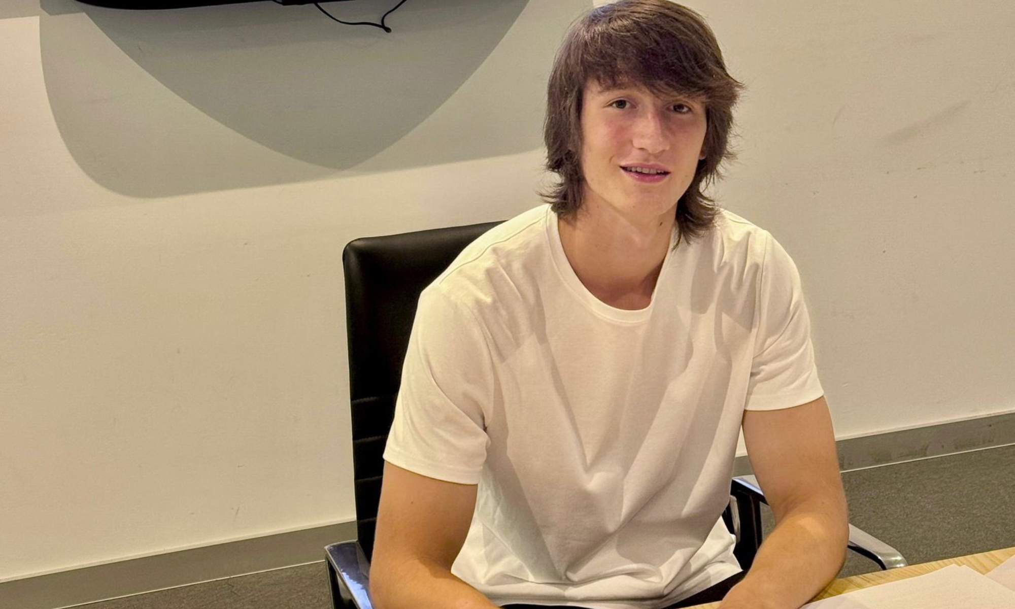 Joan Martínez ha firmado su nuevo contrato con el Real Madrid hasta 2029.