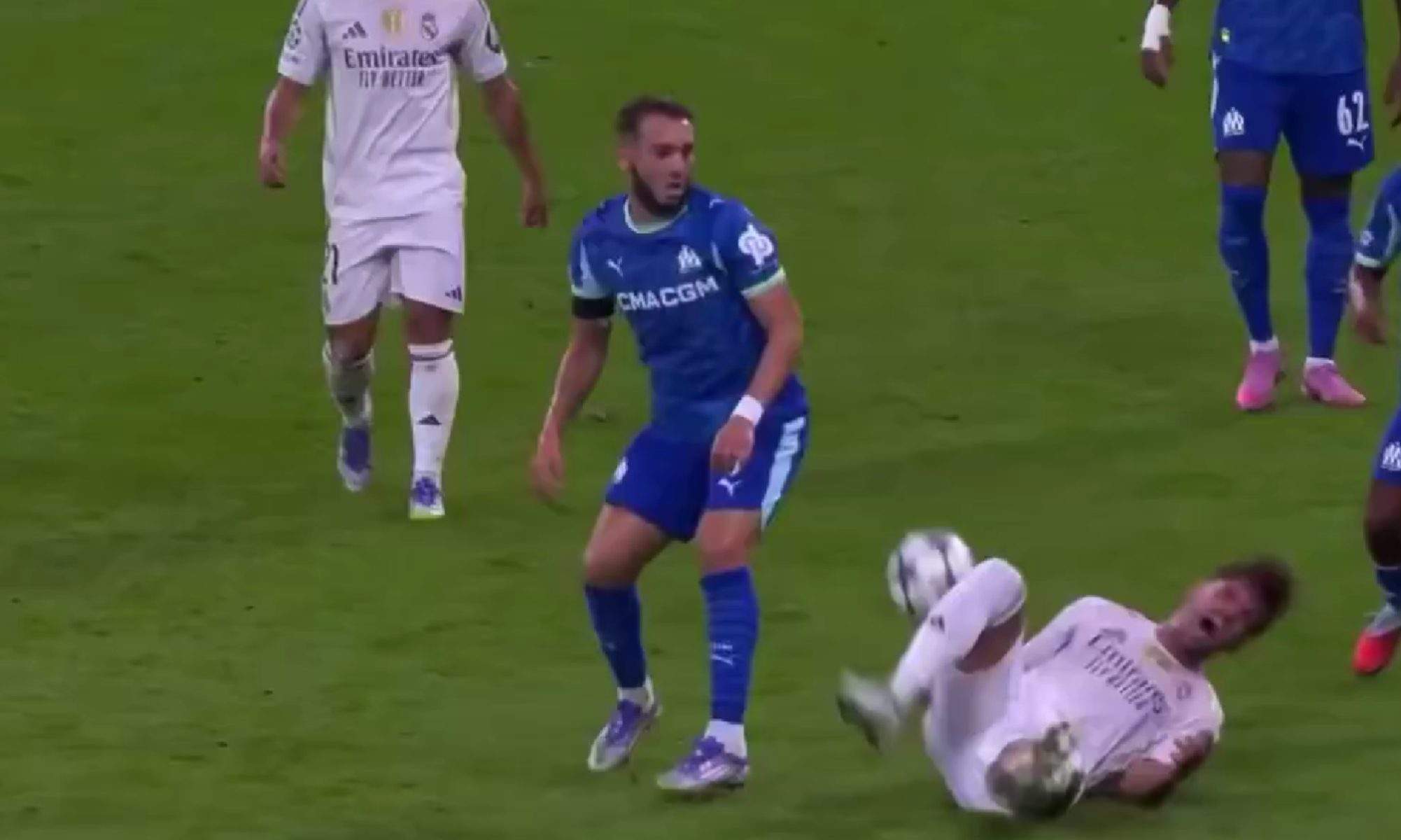 Roja perdonada, pero el Marsella se queja del arbitraje