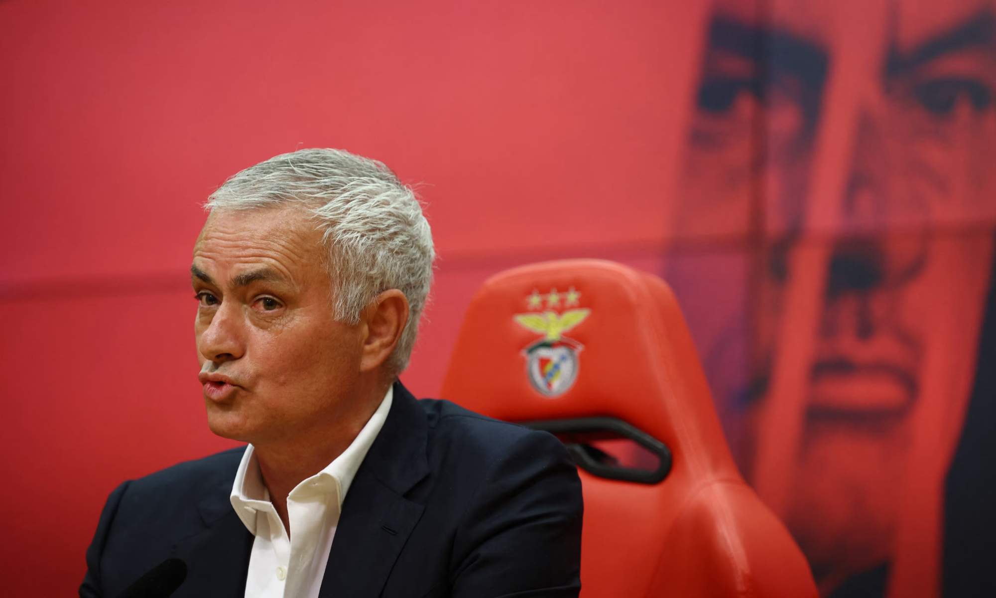 José Mourinho se ha convertido en el nuevo entrenador del Benfica luego del cese de Bruno Lage.
