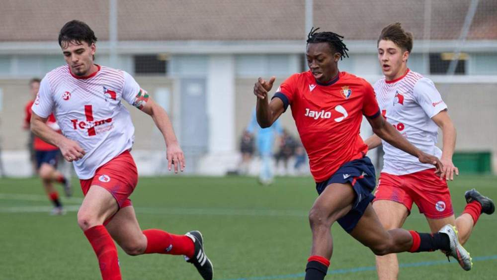 Aly-Kall Doumbia durante un partido con las categorías inferiores de Osasuna Aly-Kall Doumbia durante un partido con las categorías inferiores de Osasuna