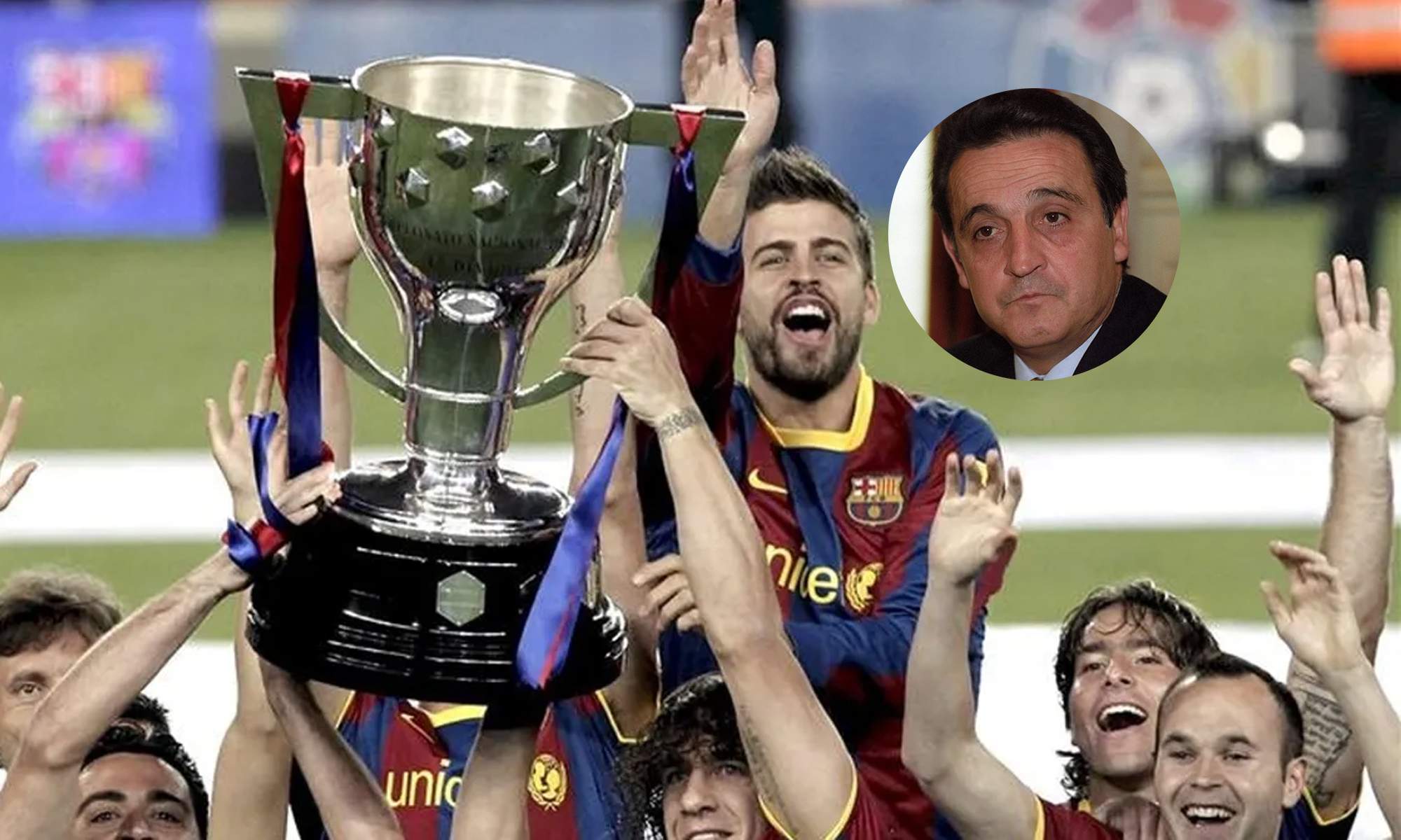 Jugadores del Barcelona celebrando una Liga y una foto de Negreira.