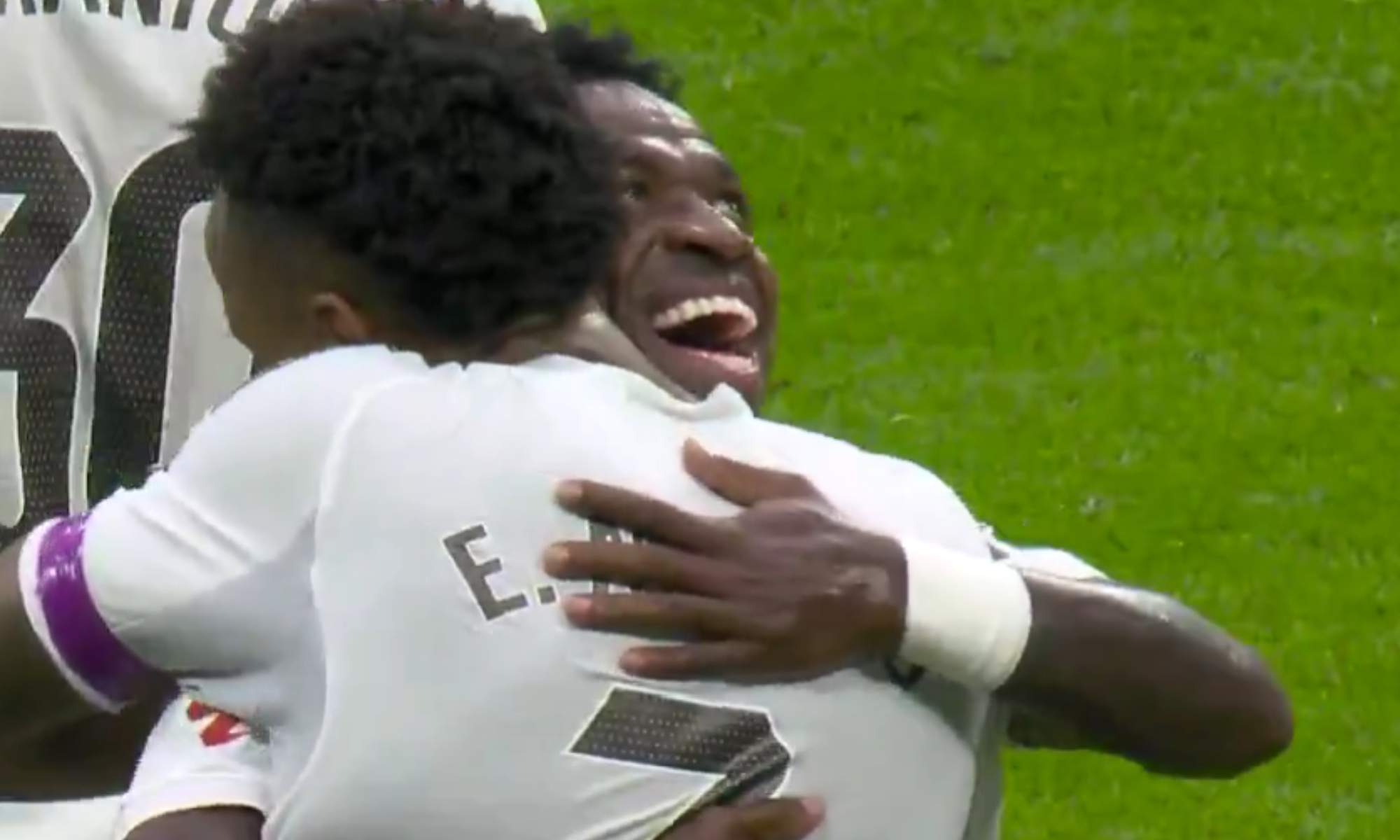 Militao adelantó al Real Madrid y Vinicius bromeó con él