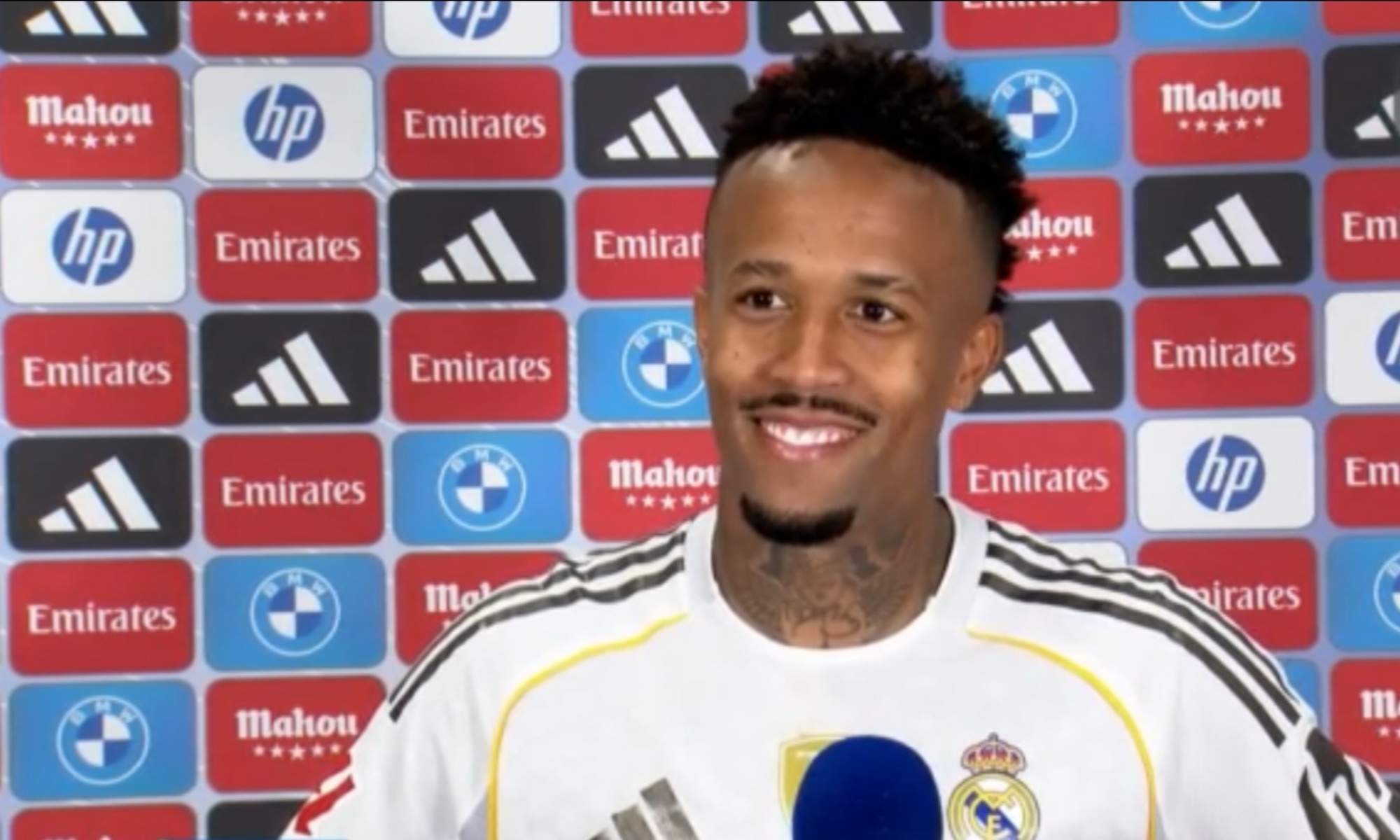 Eder Militao hablando con Realmadrid TV