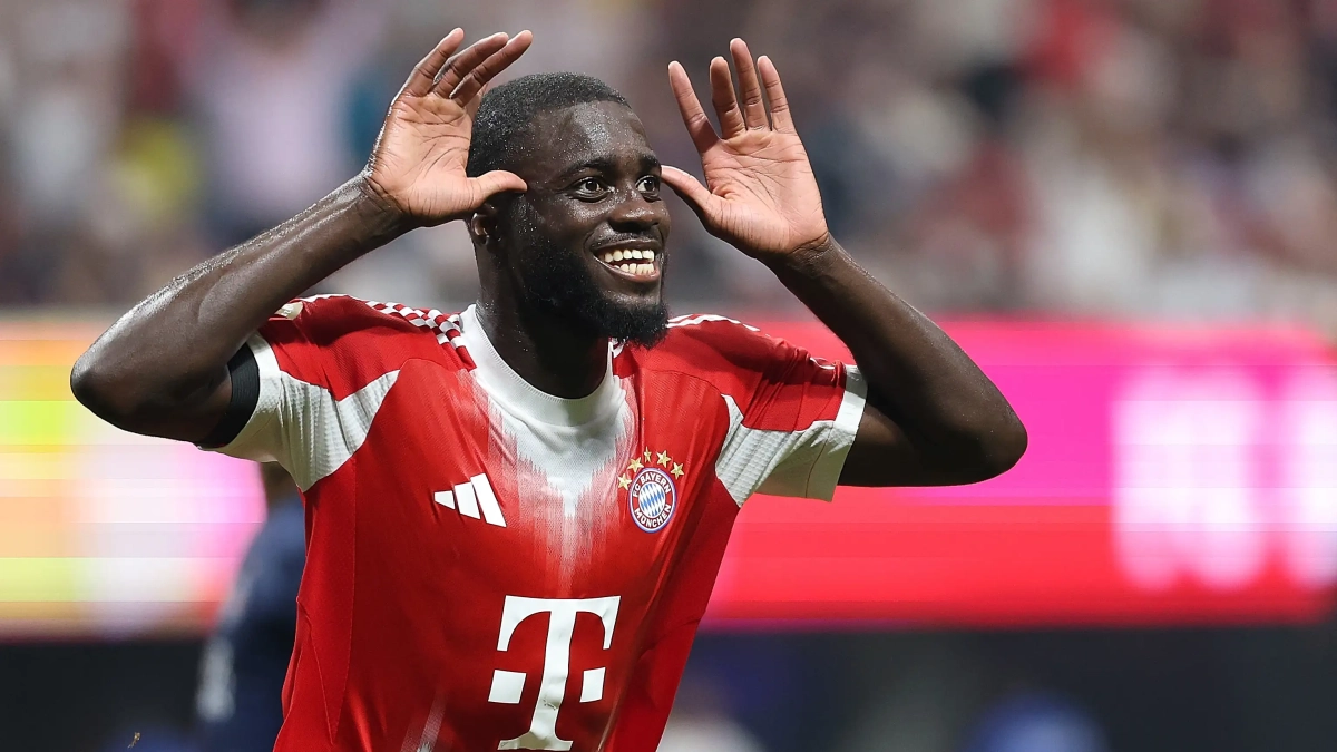 Dayot Upamecano celebrando un gol en u partido del Bayern Munich.