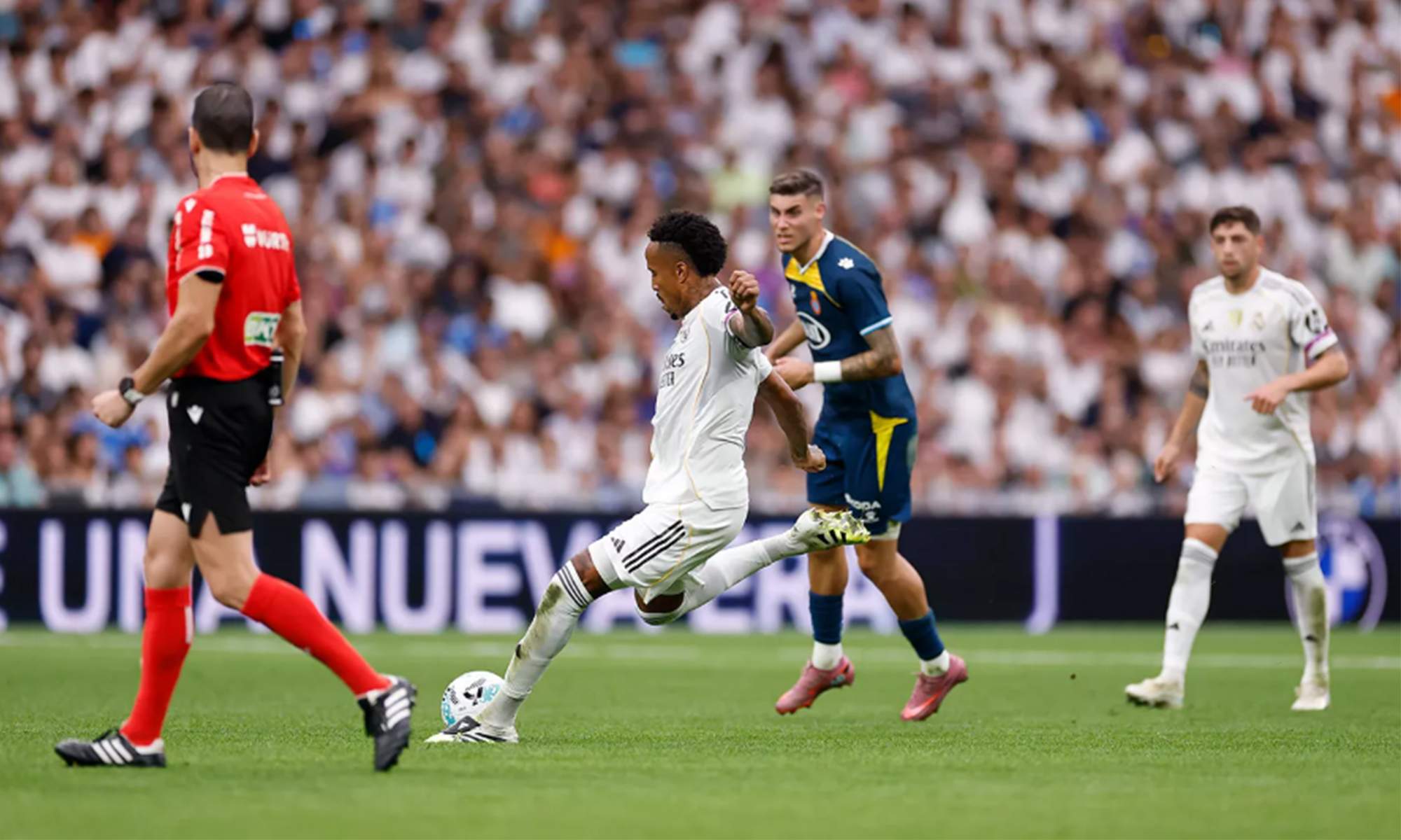 Eder Militao marcando su gol contra el Espanyol.