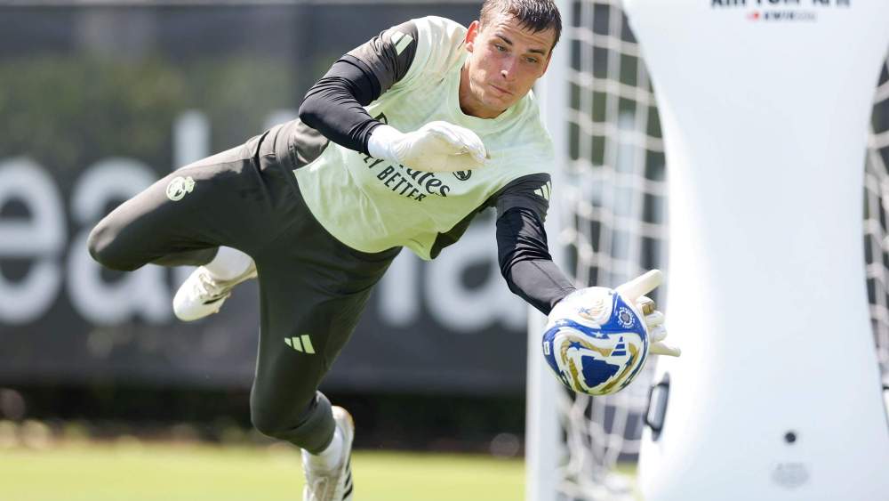 Andriy Lunin entrenando con el Real Madrid. Andriy Lunin entrenando con el Real Madrid.