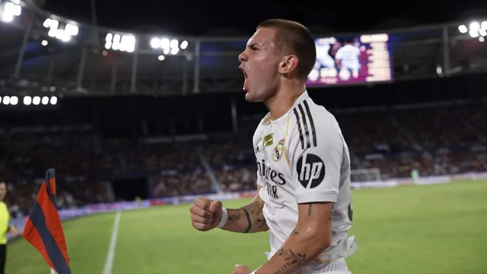 Franco Mastantuono festeja su golazo. Franco Mastantuono festeja su golazo.