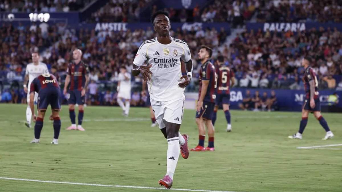 Vinicius Junior, festejando su golazo contra el Levante.