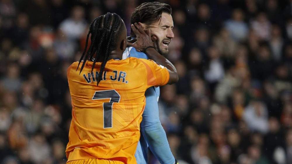 vinicius roja mestalla 2025 vinicius roja mestalla 2025