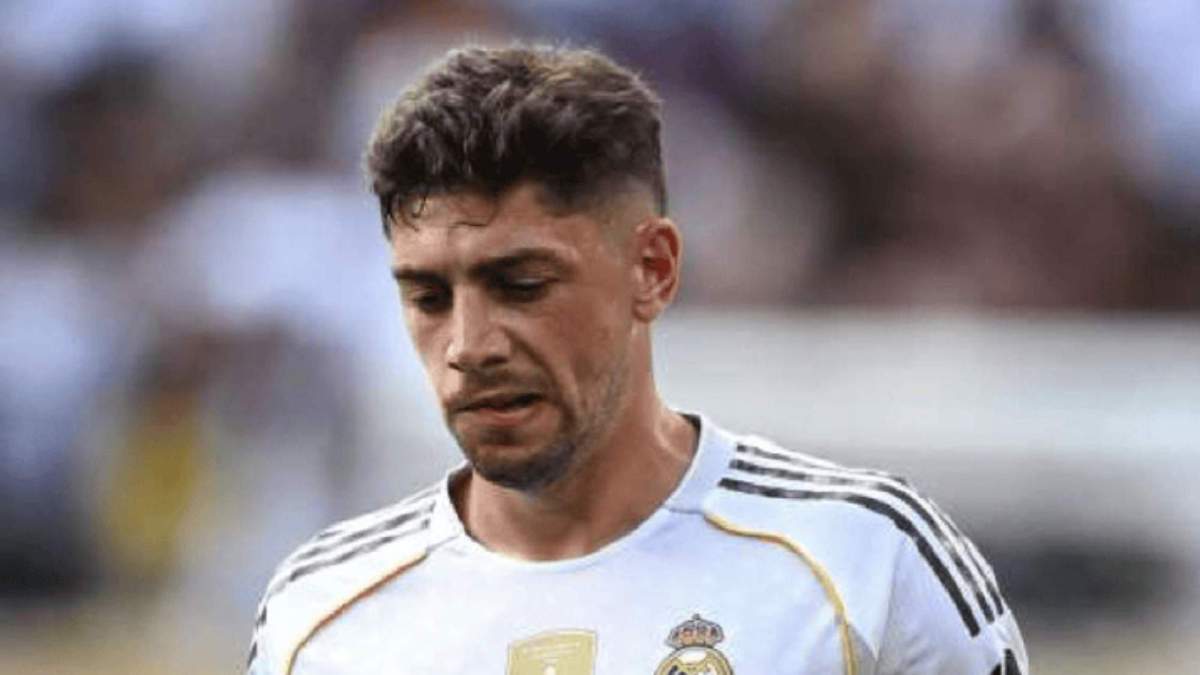 Fede Valverde lamentándose de una acción en un partido Fede Valverde lamentándose de una acción en un partido