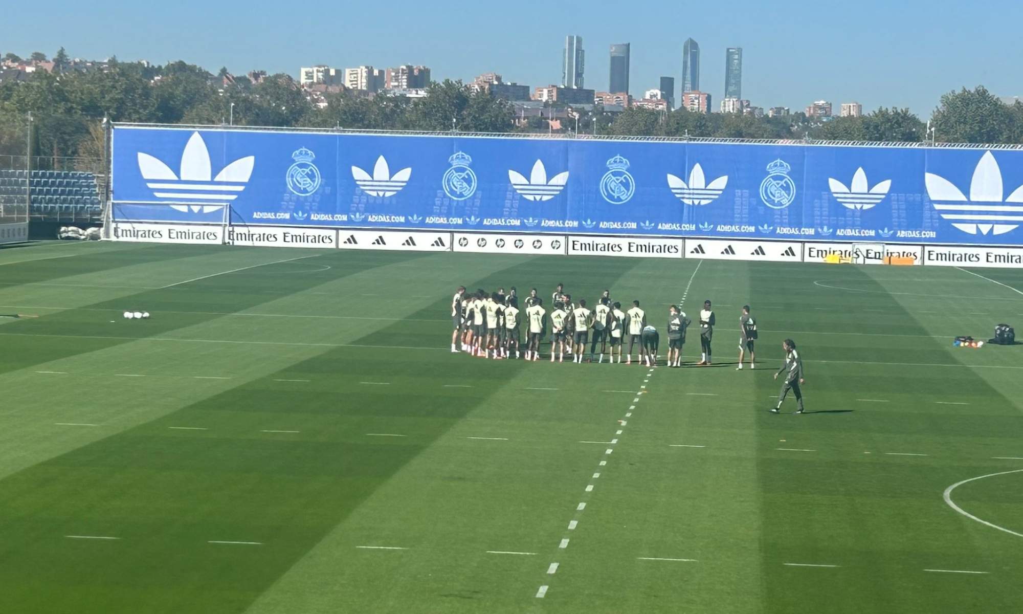 El Real Madrid realiza la última sesión previa de entrenamiento al derbi