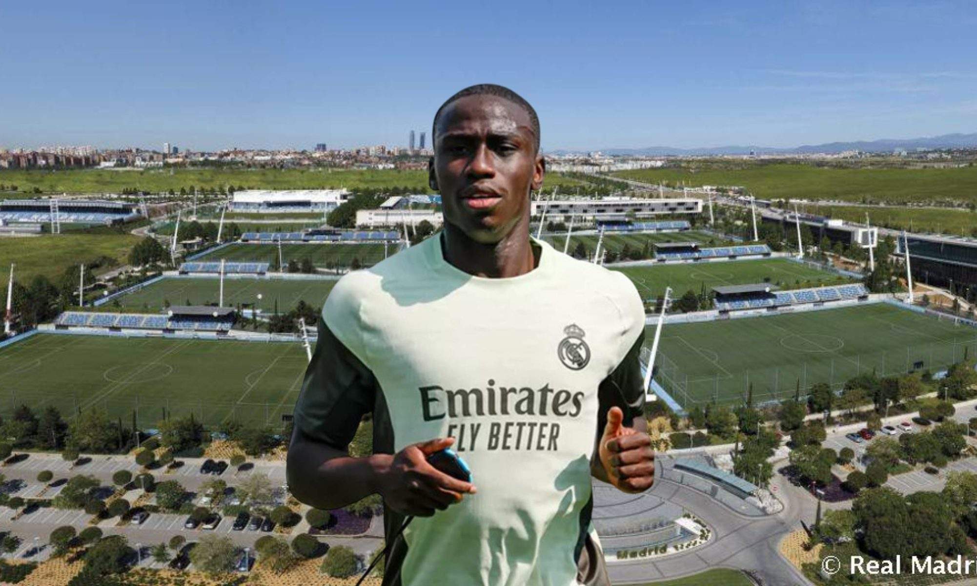 Mendy entrena con balón pero no jugará el derbi