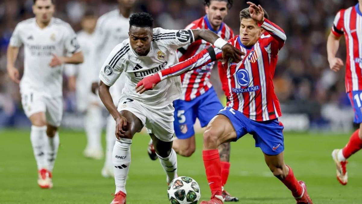 Vinícius y Giuliano Simeone durante un partido entre Real Madrid y Atlético de Madrid Vinícius y Giuliano Simeone durante un partido entre Real Madrid y Atlético de Madrid