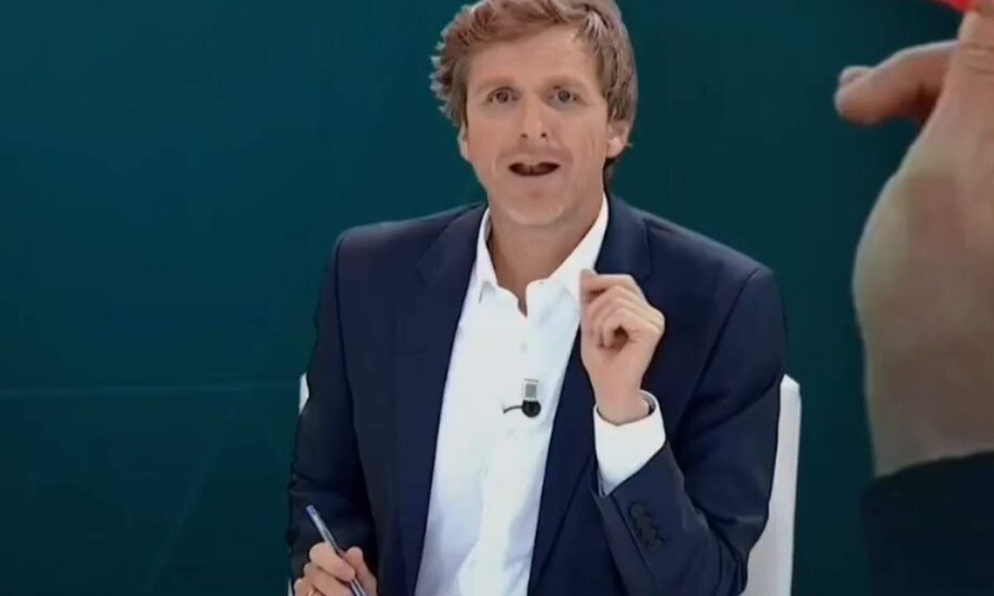 Real Madrid TV señala a Alberola Rojas tras el derbi: "Hay árbitros de prestigio..."