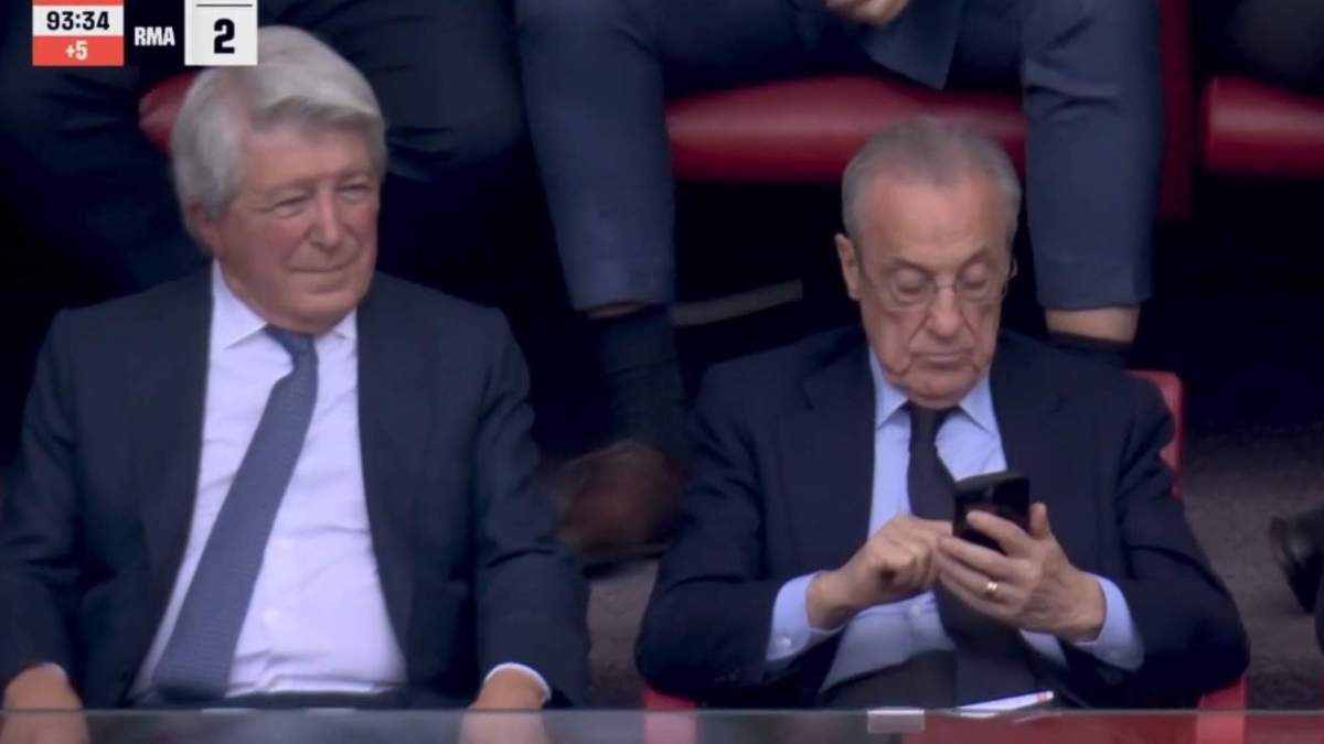 Florentino Pérez en el palco junto a Enrique Cerezo