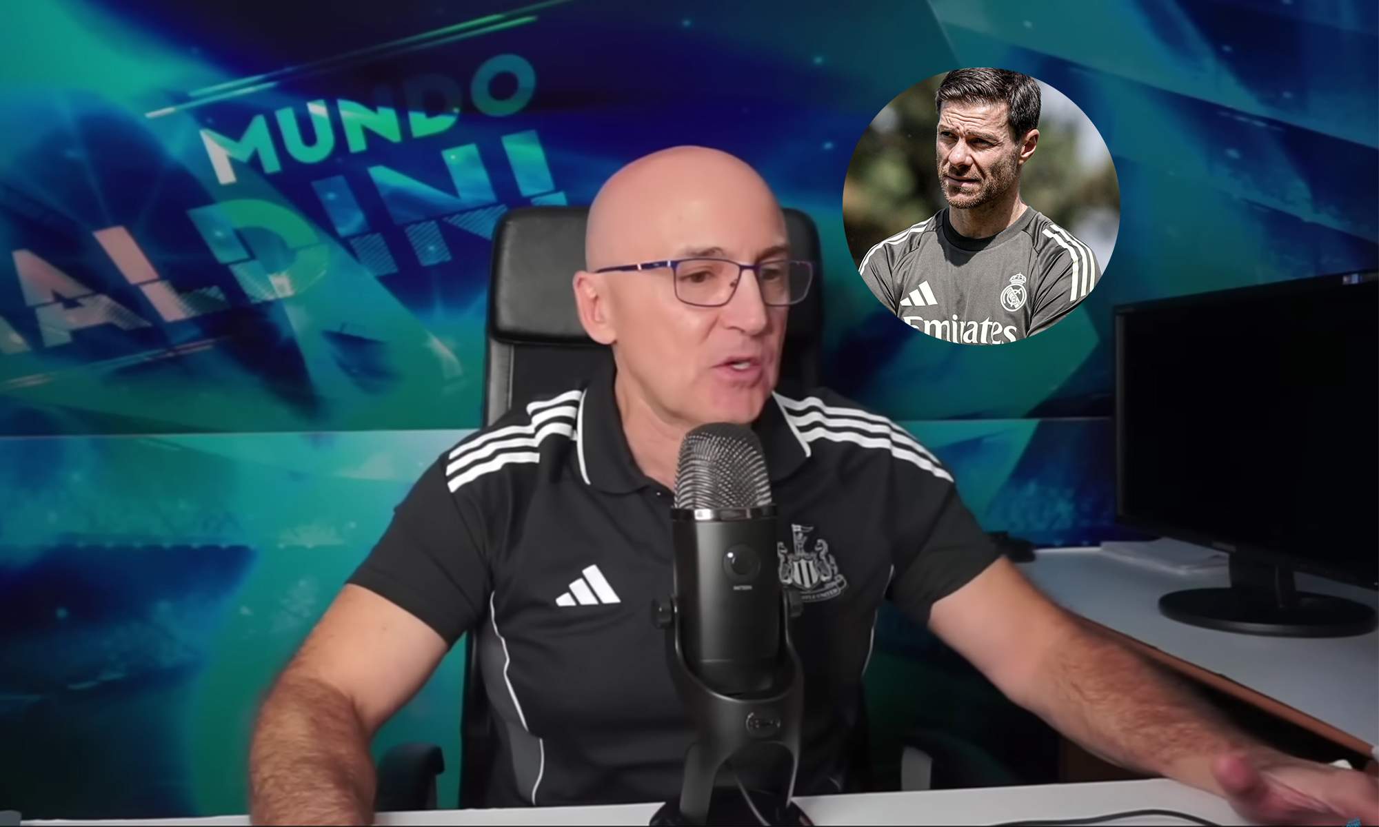 Maldini hablando en su canal de Youtube y una foto de Xabi Alonso.