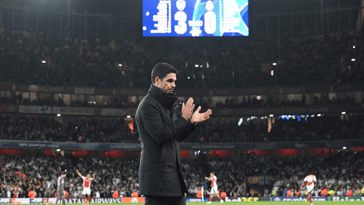 Mikel Arteta, entrenador del Arsenal, celebrando la victoria ante el Real Madrid en el partido de ida de cuartos de Champions del pasado curso.