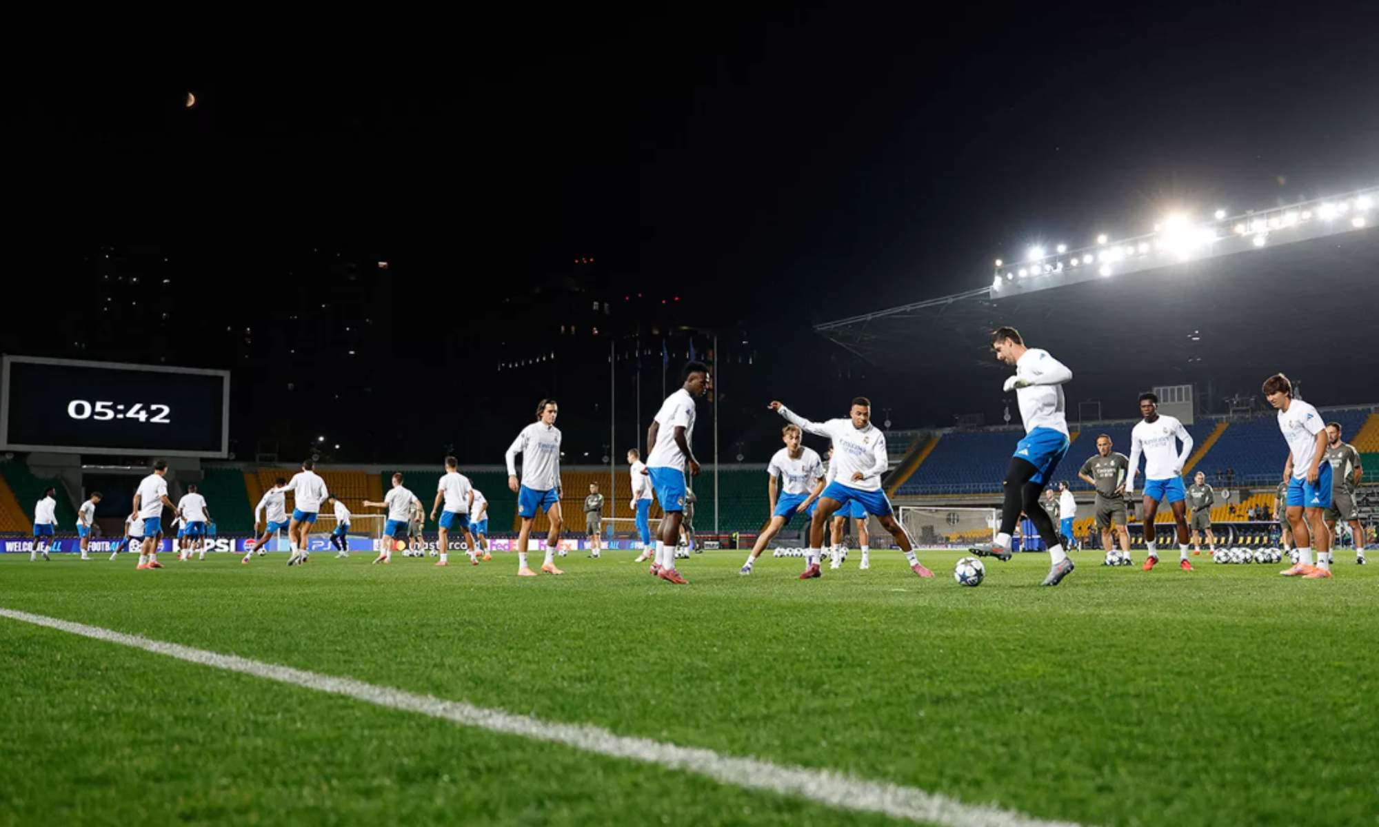 Xabi Alonso medita hacer una serie de movimientos para el partido ante el Kairat Almaty