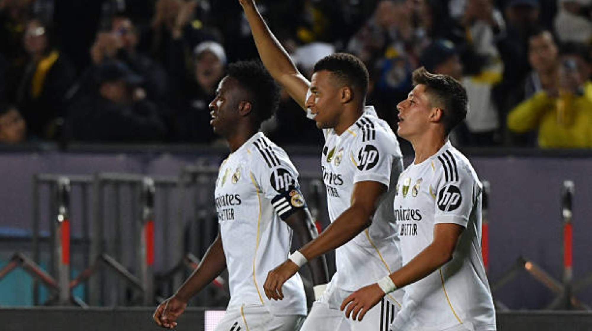 Mbappé celebra su gol al Almaty