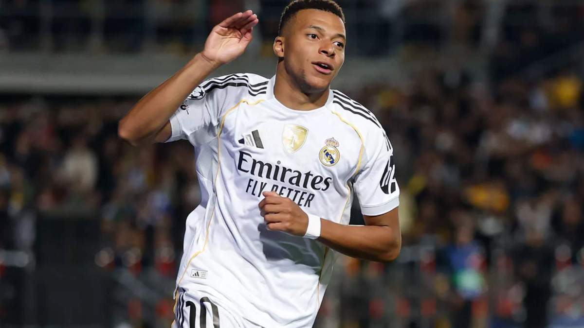 Kylian Mbappé, celebrando uno de sus goles ante el Kairat Almaty.