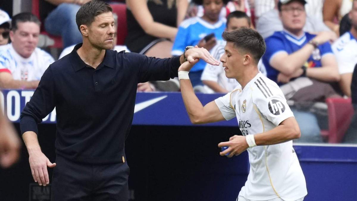 Xabi Alonso y Arda Güler en el Metropolitano
