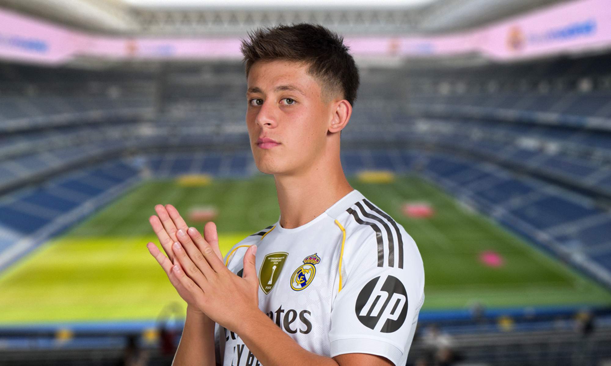 Arda Güler con la camiseta del Real Madrid y el Santiago Bernabéu. Arda Güler con la camiseta del Real Madrid y el Santiago Bernabéu.
