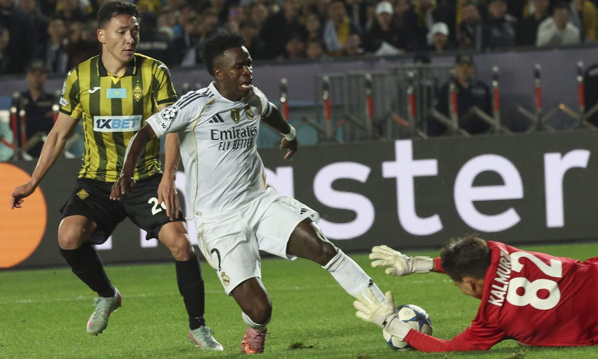 El analista francés le da 2 soluciones a Vinicius: delantero centro o venta 